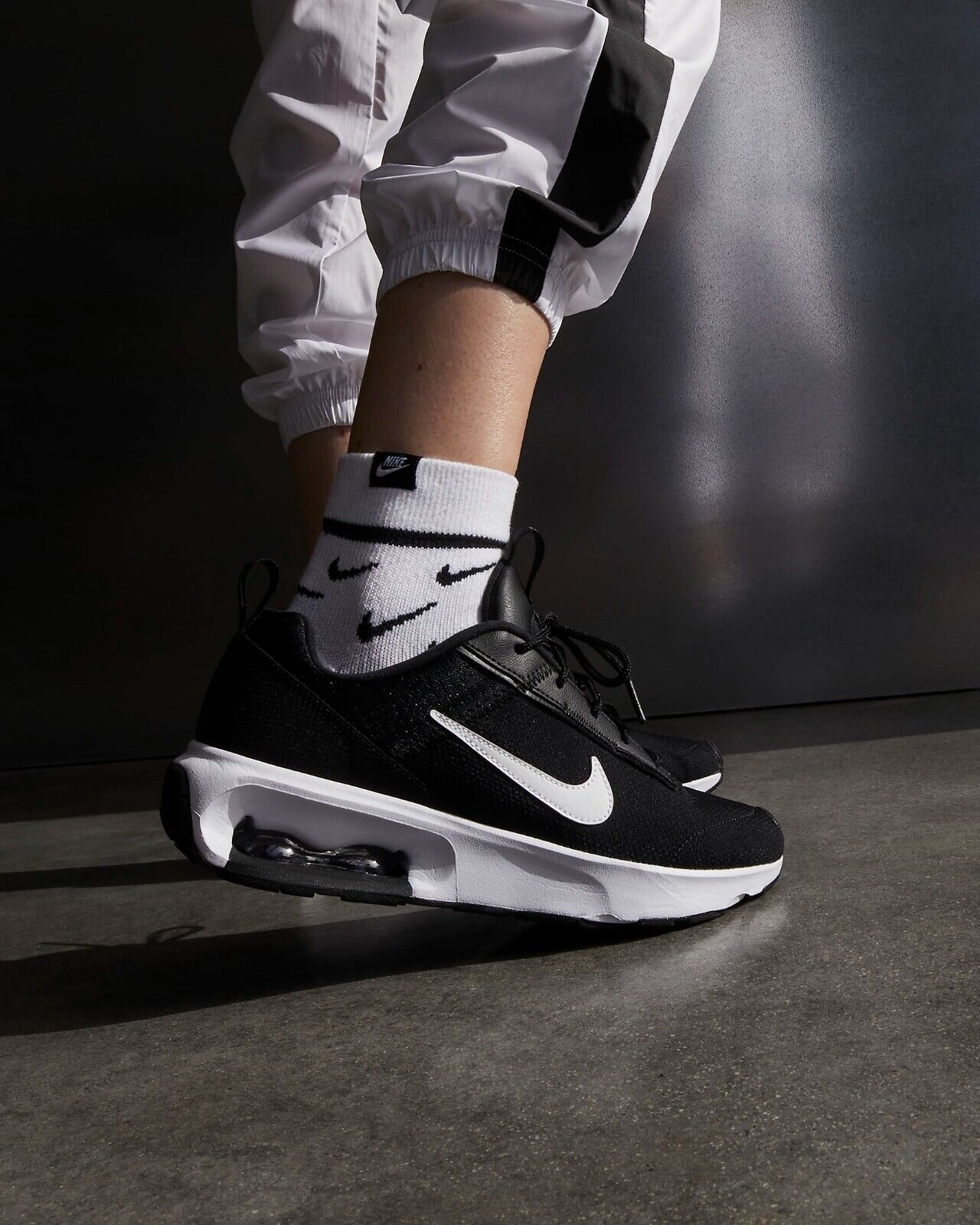 Women's Nike Air Max INTRLK Lite Running Shoes, DH0874 003 Multi Sizes Black/Anthracite/Wolf Grey/White