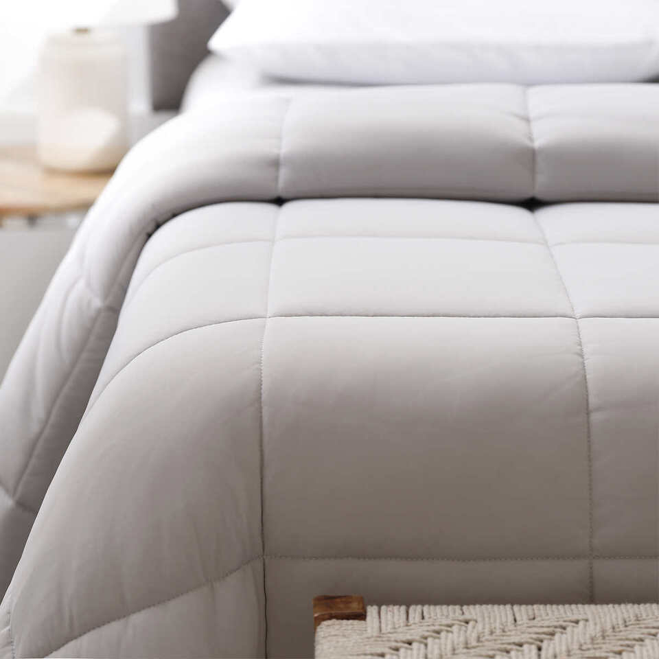 Allied Home Down Below Zero Cooling Comforter, Queen 1727310 Mult Colors 90"X90"