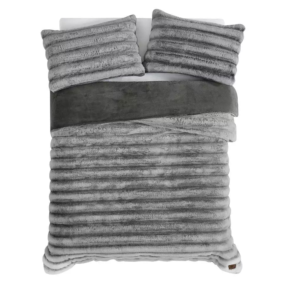 Frye 4" Jacquard Channel Luxury Faux Fur Comforter 3 Piece King Set, Reversible